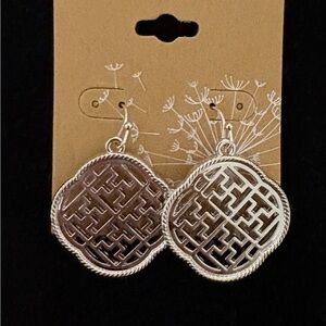 Fashion Jewelry Intricate Silver Earrings
